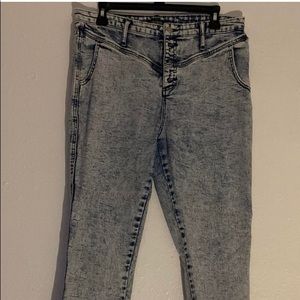 Stonewashed Jeans